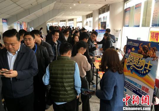 福建漳州夜场招聘服务员  第1张
